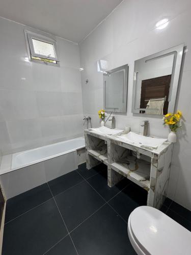 Villa with pool, close to sea in Ouoran