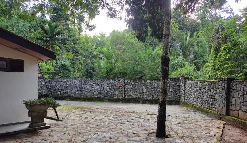 Green Holiday Inn in جامبولا