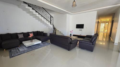 Villa with pool, close to sea in Ouoran