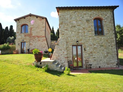 Apartment with pool, Rignano