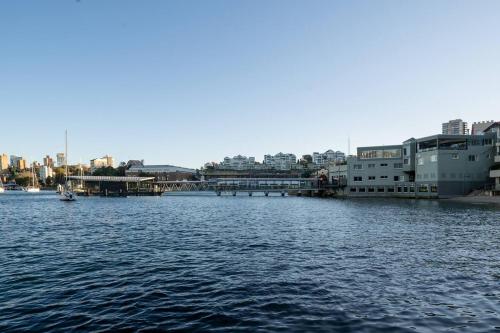 Bay Court III - Spacious Studio near Hayes Beach - image 13