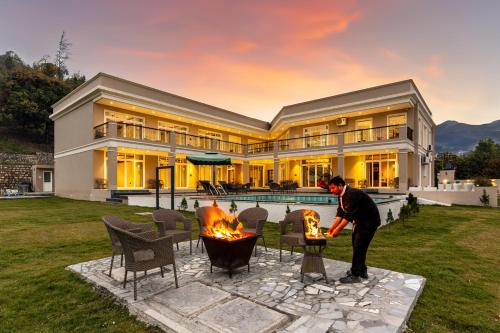 SaffronStays Sukh Saklana Haveli Royalty Rooms - Forest-view stay with pool, expansive lawns & dinin - Haridwar SaffronStays Sukh Saklana Haveli Royalty Rooms - Forest-view stay with pool, expansive lawns & dinin - Haridwar