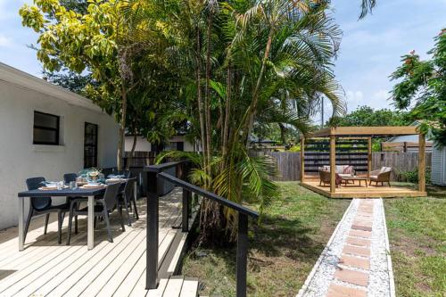 3br Hot Tub Retreat Steps From Bayshore Path!