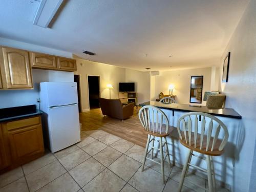 萊克蘭戴斯套房酒店 (Days Inn & Suites by Wyndham Lakeland) in 雷克蘭德