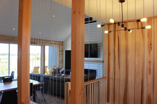 Huronia Luxury Lakefront Views & Game Room! in Red Bay (ON)