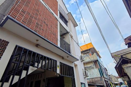 Entrance, Homestay Cemara Bekasi Mitra RedDoorz in East Bekasi