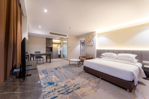 The Skye Phnom Penh Hotel & Apartments in Sangkat Phnom Penh Thmei