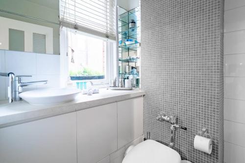 Mirra on Greenknowe - Boutique Escape by the Harbour - image 6