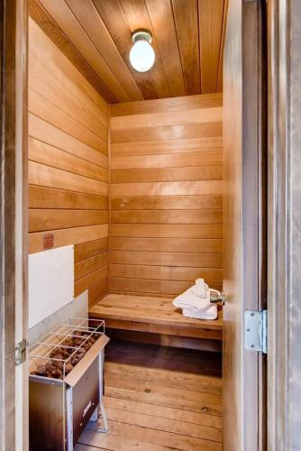 10 min to Resort! Amazing Views & Sauna! in 溫特帕克