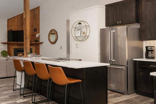 The Views! Downtown Penthouse With Sauna in Winter Park, USA