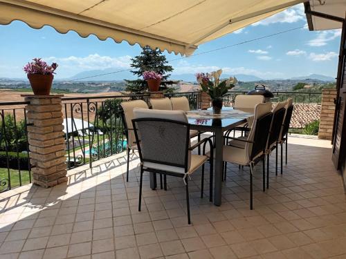  Tre Laghi Countryhouse Luminous with pool and aircon in Città Sant'Angelo