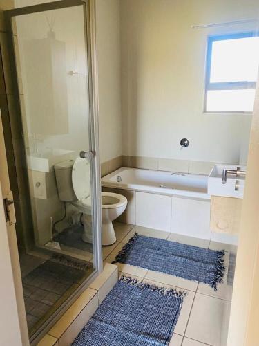 Chic, Comfy Apartment in Secure Complex, Fast WiFi, Free Parking, Sandton (fotografie 3)
