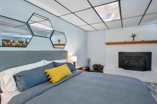 Romantic Garden Studio - 1br - Indoor Fireplace in Leicester, USA