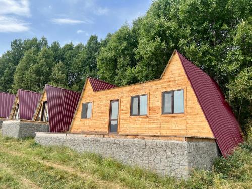 2 bedrooms, 6 beds
