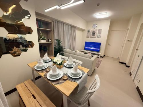The Camden Place 2BR Haven Cozy Condo Apartment Unit, Manila