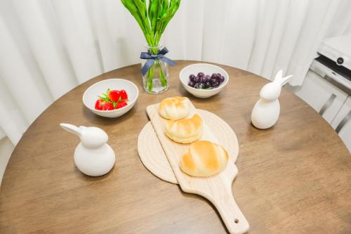 Wooden Breeze - 1 min walk from the subway station, Seoul (Foto 8)