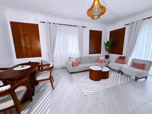 Serene Stay - Kayzhaven 2BR Kololo