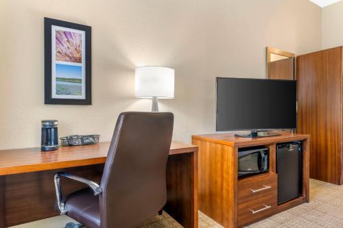 Comfort Inn I-20 Midland Stanton - image 10