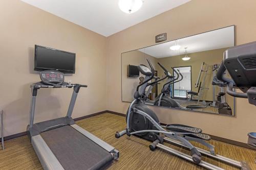 Comfort Inn I-20 Midland Stanton - image 10
