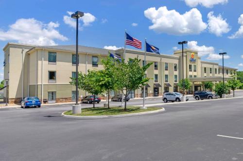 Comfort Inn & Suites Lynchburg Airport - University Area - Hotel - Lynchburg