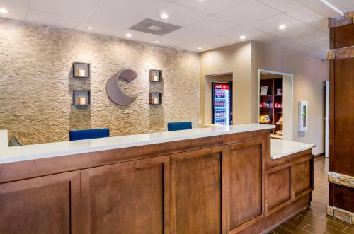 Comfort Inn & Suites Lynchburg Airport - University Area - Hotel - Lynchburg