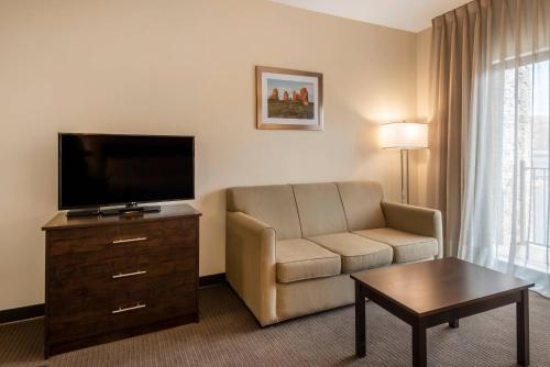 MainStay Suites Moab near Arches National Park - image 11