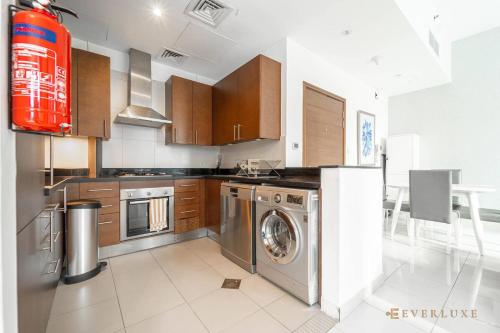 Everluxe Lovely Studio Apt In Business Bay, Dubai (Foto 10)
