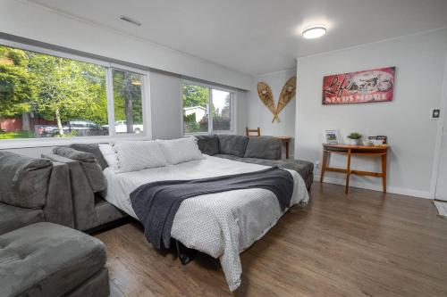 Quiet Area Near Downtown Walkable To Cafes in เมเปิลริดจ์ (BC)