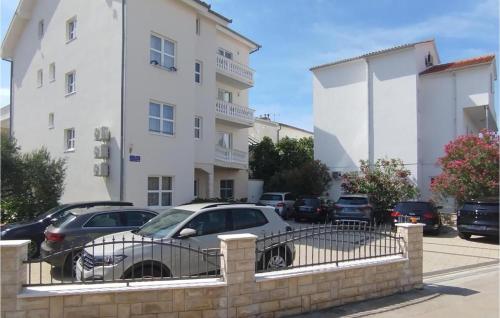 Beautiful Apartment In Vodice With Wifi - Csv361