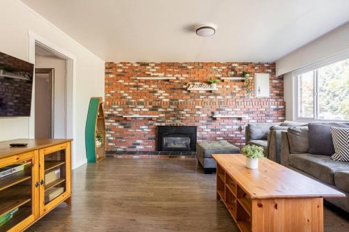 Quiet Area Near Downtown Walkable To Cafes in เมเปิลริดจ์ (BC)