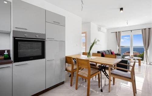 Konyha, Beautiful Apartment In Razanj - Csv366 in Razanj