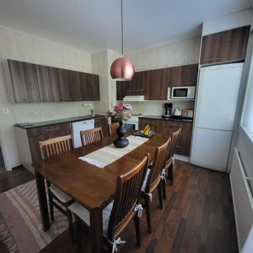 virtuve, Bright through-house triangle in Pirttiniemi