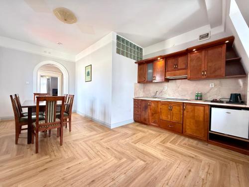 Hotel - Pokoje i Apartamenty Heban in Stare Miasto