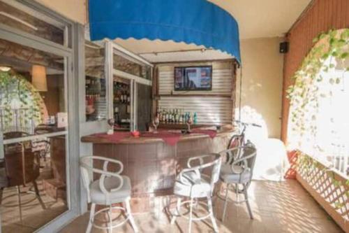Hallandale Beach Studio | Pool | Near the beach