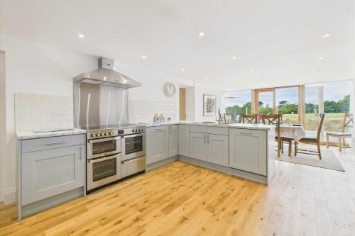 virtuve, Host & Stay - Merrow Cottage in Matona