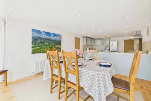 virtuve, Host & Stay - Merrow Cottage in Matona