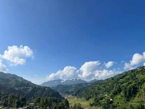 Apkārtne, Lhamhendo Retreat in Thaha