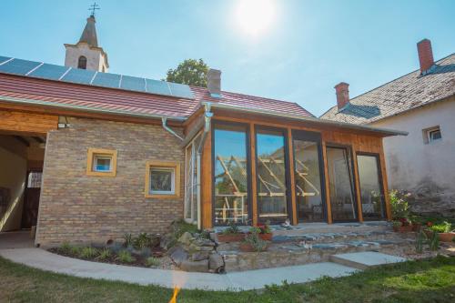 Ieeja, Nora Guest House - Happy Rentals in Nagygorbo