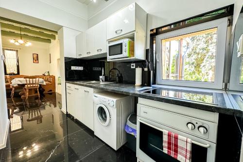 virtuve, Nora Guest House - Happy Rentals in Nagygorbo