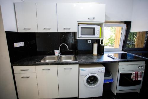 virtuve, Nora Guest House - Happy Rentals in Nagygorbo
