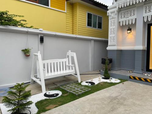 สวน, แอร์พอร์ต วัน สเตชั่น โฮมเทล สุวรรณภูมิ (Airport one station hometel suvarnabhumi) near โรงเรียนเทพศิรินทร์ร่มเกล้า