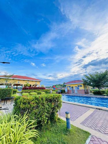 Swimming pool, Camella Homes near Airport 2 bedrooms near D'Leonor Inland Resort and Wavepool