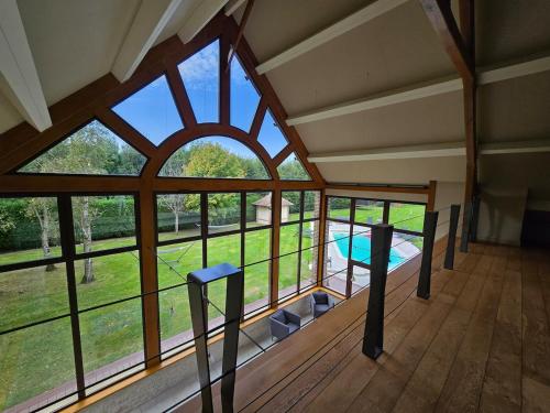 Villa de luxe, piscine chauffee & nature in Chaise-Dieu-du-Theil