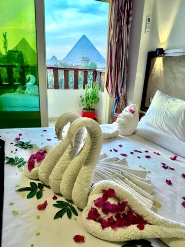 Double room, pyramid view, balcony