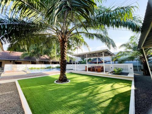 Exterior view, RedDoorz Syariah Plus near Banyuwangi Airport in Rogojampi