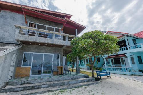 Charung by The Sea - 숙소 외관