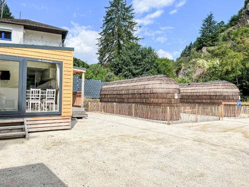 Holiday Home Tiny Haus Vierseenblick Nummer 1 by Interhome in Pusat Kota Boppard