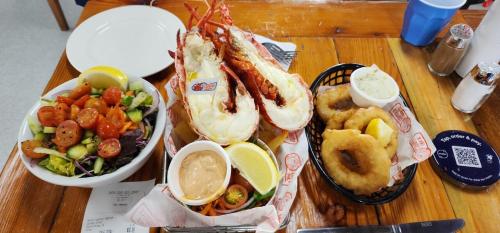 Restaurant, dhu drop inn in Cervantes