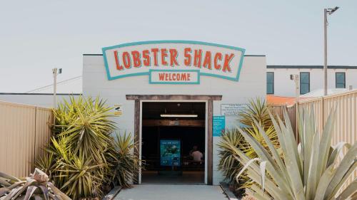 Restaurant, dhu drop inn in Cervantes