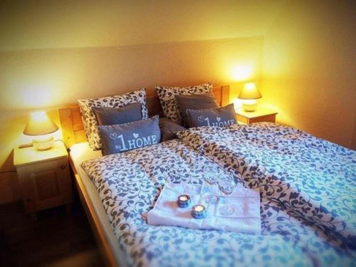 1 queen bed, 1 sofa bed